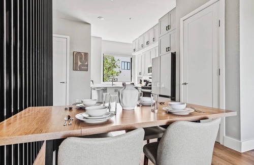Fort Worth House | Incredible New Modern Magnolia Townhome 2 bedrooms