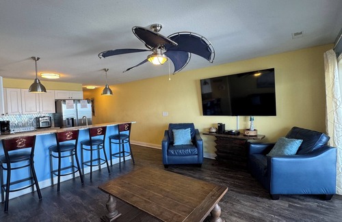 Put-in-Bay Condo | Incredible New Put-in-Bay Condo -2 Floors 4 BR on the Water-12 ppl max - C208