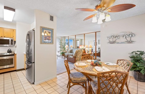 Kahana Condo | Incredible OCEANFRONT condo with a view of Molokai! Royal Kahana 309