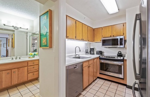 Kahana Condo | Incredible OCEANFRONT condo with a view of Molokai! Royal Kahana 309