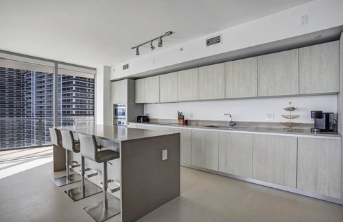 Hallandale Beach Condo | Incredible oceanfront apartment with breathtaking views - 22th floor
