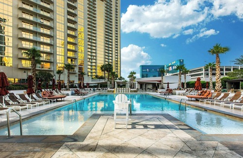 Las Vegas Apartment | Incredible Pool & Sphere View Studio 7718