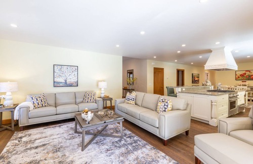 Graton House | Incredible Sebastopol Estate Surrounded by Vineyards
