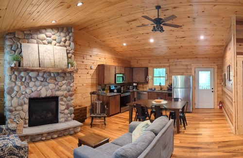 Laurelville Cabin | Incredible secluded cabin featuring amazing forest views off of the back deck!
