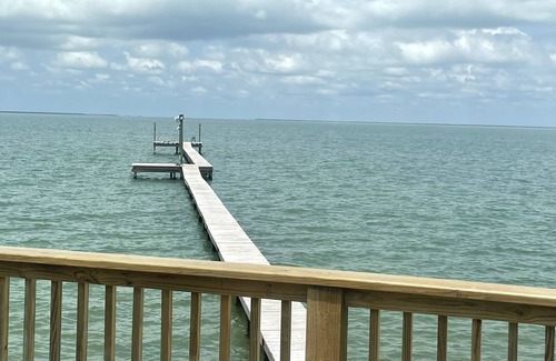 Rockport House | Incredible Sunsets and Big Fish Await on Copano Bay! Big Deck and Bigger Pier!