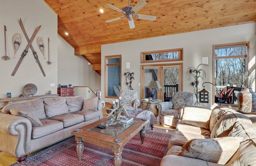 Chalet Village Cabin | Incredible View from this Chalet Village Cabin! Hot Tub, Pool Table, Free WiFi!