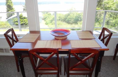 Greenbank House | Incredible Water Views Deck Relaxing Retreat Greenbank Getaway by AvantStay