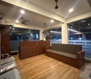 Shenoys Hotel | Indeo Residency