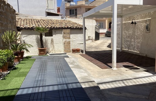 Portopalo di Capo Passero House | Independent house with large veranda