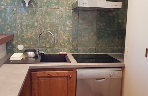 Boisset House | Independant, comfortable gîte for 6 to 10 people, large garden and swimming pool