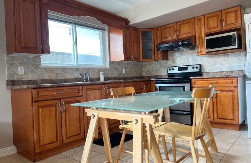 Richmond House | Independent access, one bedroom, one living room, one kitchen and one bathroom
