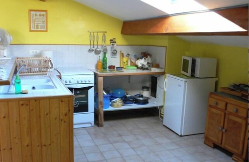 Mirabel Apartment | Independent apartment in the countryside, near rivers: canoe