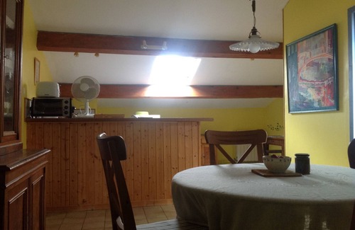 Mirabel Apartment | Independent apartment in the countryside, near rivers: canoe