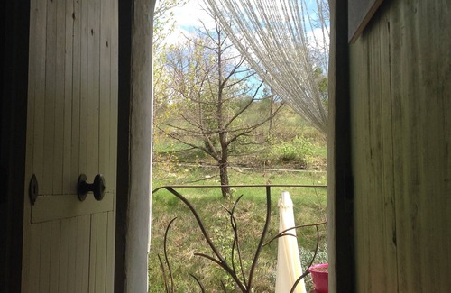 Mirabel Apartment | Independent apartment in the countryside, near rivers: canoe