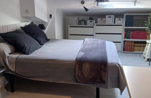 L'Estaque Bed & Breakfast | Independent floor in villa Swimming pool