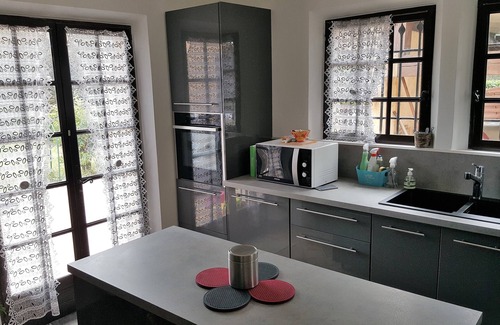 Chateauneuf-Grasse Villa | Independent Villa with Large Pool and Summer Kitchen