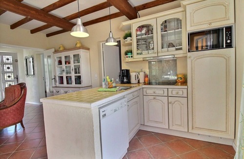 Lorgues House | Independent furnished 62m2 quiet in Lorgues + pool between sea and lake, animals