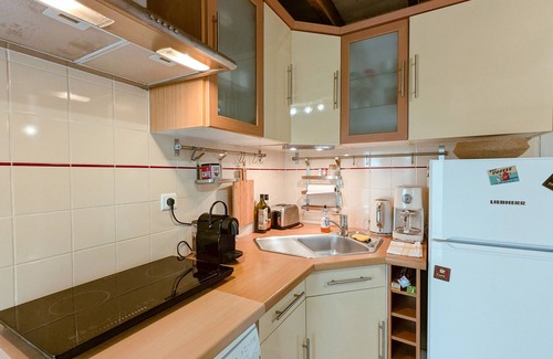 Le Poinconnet Cottage | Independent house with terrace and private parking