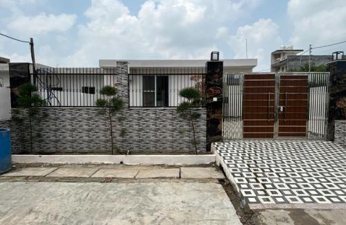 Noida Resort | Independent House with Garden