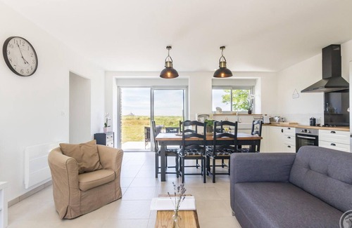 Pontorson Cottage | Independent house with 3 bedrooms near Mont St-Michel, private garden, direct access to GR223