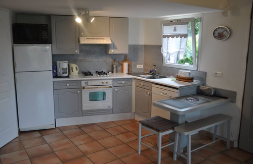 Antibes Apartment | INDEPENDENT T2, DUPLEX, IN VILLA 4 * NN - Ground floor - POOL - AIR CONDITIONING - PK