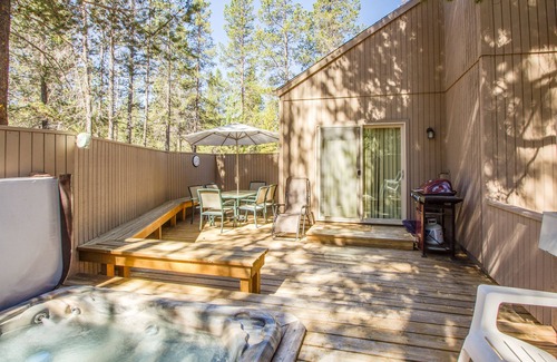 Deer Park House | INDI02 - Charming home in the heart of Sunriver, Hot Tub