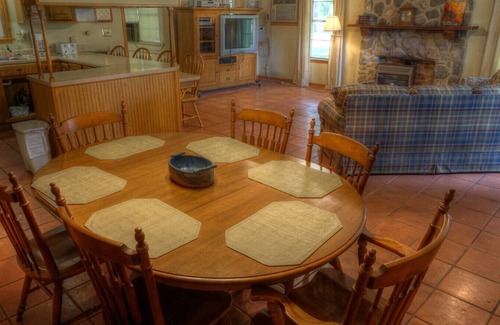 Utopia House | Indian Falls Retreat and Lodging