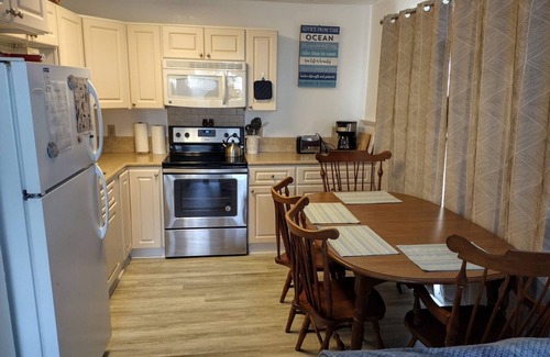 Indian Rocks Beach Condo | Indian Rocks Beach September open weeks direct beach access with pool & Hot tub