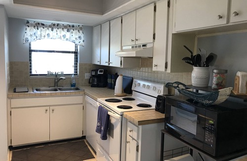 Indian Shores Condo | Indian Shores Condo-Beach Access-2 Bds. & 2 BathsnBayshore Yacht and Tennis Club