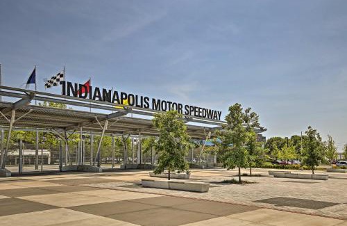Speedway House | Indianapolis Vacation Rental - Walk to the IMS!