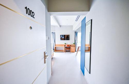 Mumbai Hotel | Indie Stays Studios, Chembur