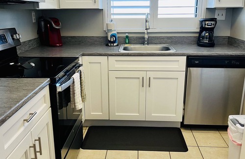 Ormond Beach Condo | Indies House Sought After Beachfront Condo w Pool near shopping and restaurants