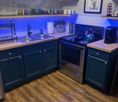 Downtown Apartment | Indigo DowntownWalkable KingBed