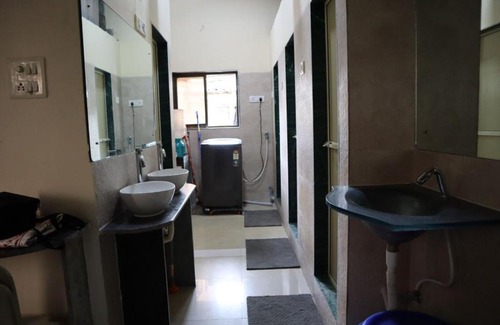 Marol Hotel | Indigo Room Sharing Dormitory - Near International Airport