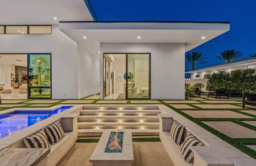 Indio Villa | Indio Stay w Exclusive Amenities Pool Hot Tub Putting Green Bravo Villa 16 by AvantStay
