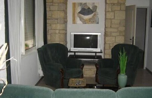 Pierrevert Apartment | Individual Large T2 New Near Manosque Golf 18 Holes classified 4 logis de f