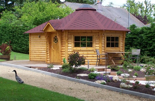 Monthou-sur-Cher Ski Chalet | Individual wooden chalet near the Beauval Zoo