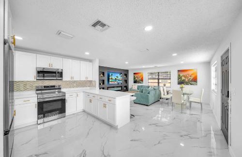 Fort Lauderdale Villa | Indoor Basketball, Game Room, Heated Pool, Private