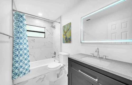 Fort Lauderdale Villa | Indoor Basketball, Game Room, Heated Pool, Private