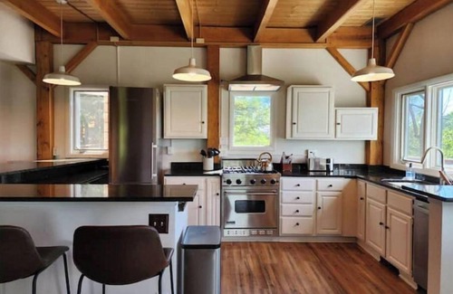 Black Hawk Cabin | Indoor Heated Pool - Hot Tub - 4 Acres - Off Grid - Views
