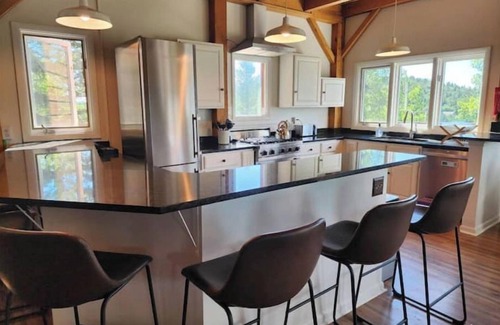 Black Hawk Cabin | Indoor Heated Pool - Hot Tub - 4 Acres - Off Grid - Views