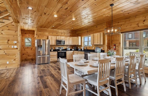 Gatlinburg - Pigeon Forge Cabin | Indoor Pool! Hot Tub! Pool Table! View!