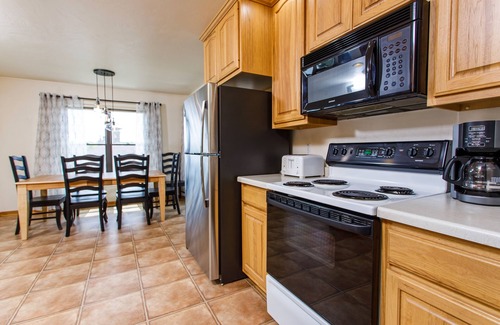 Egg Harbor House | Indoor Pool + hot tub Condo Complex near Egg Harbor