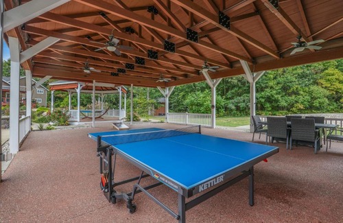 Muskegon House | Indoor Pool Near Grand Haven & Lake Michigan Beach