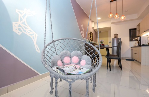 Kuala Lumpur Condo | Indoor Swing♔ModernArt♕ SunwayVelocity☆MRT✯300Mbps