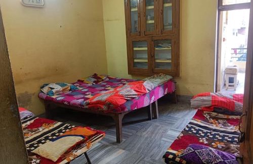 Allahabad House | Indra Family Homestay - Nearest Area to Triveni Sangam