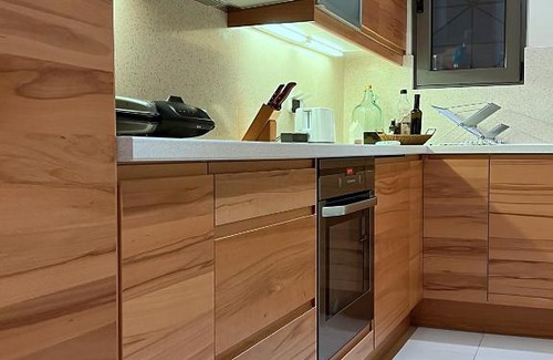Ampelokipoi Apartment | Indulge Apartment with office Downtown