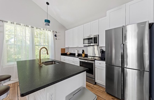 Lawsona - Fern Creek House | Indulge at “Da Comfy House”