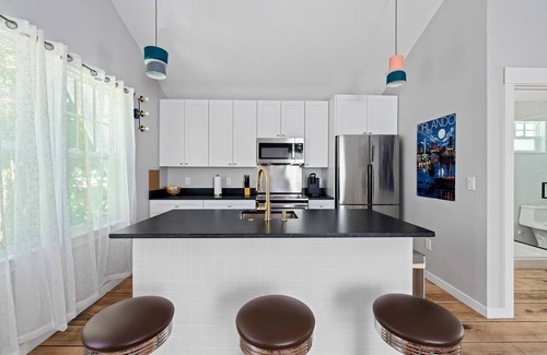 Lawsona - Fern Creek House | Indulge at “Da Comfy House”