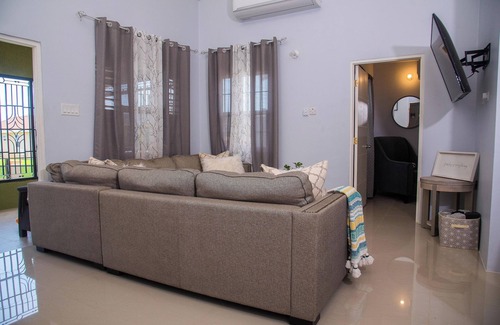 Falmouth House | Indulge in a breathtaking getaway as you escape to a magnificent vacation home.
